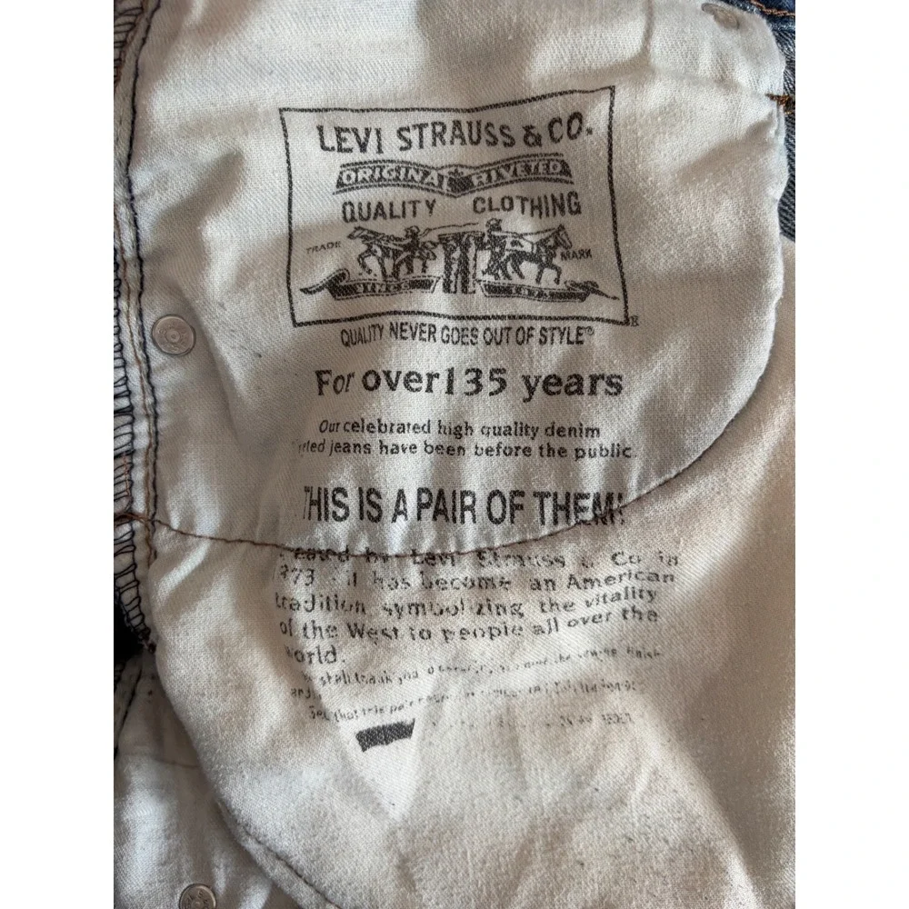 Levis levi 569